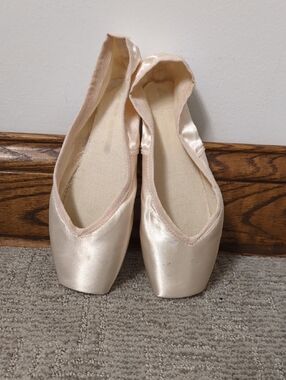 Original Russian Pointes! ALMAZ v-cut, Size 39 w4 v2 Hard Shank